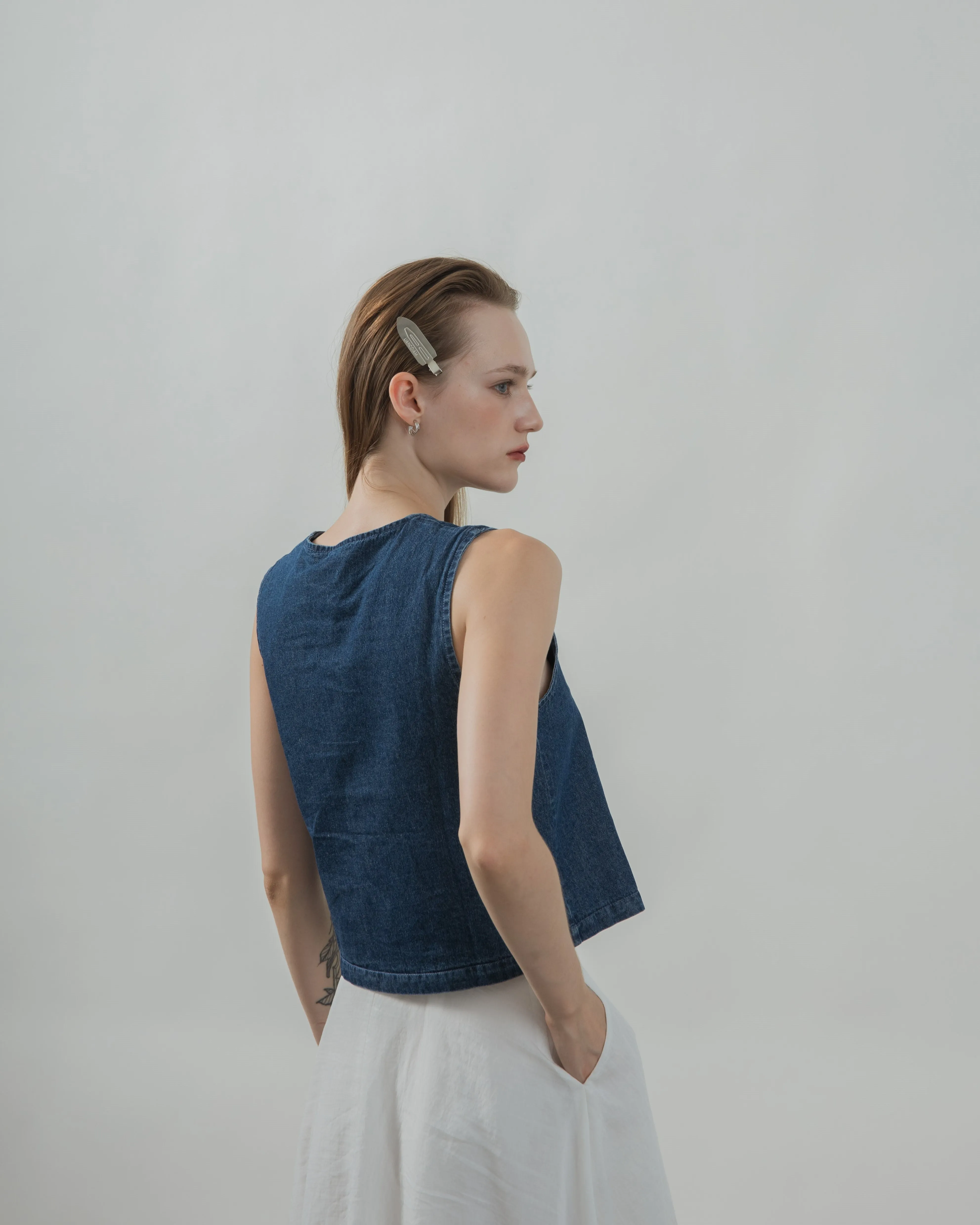 V Neck Sleeveless Denim Vest (Denim)