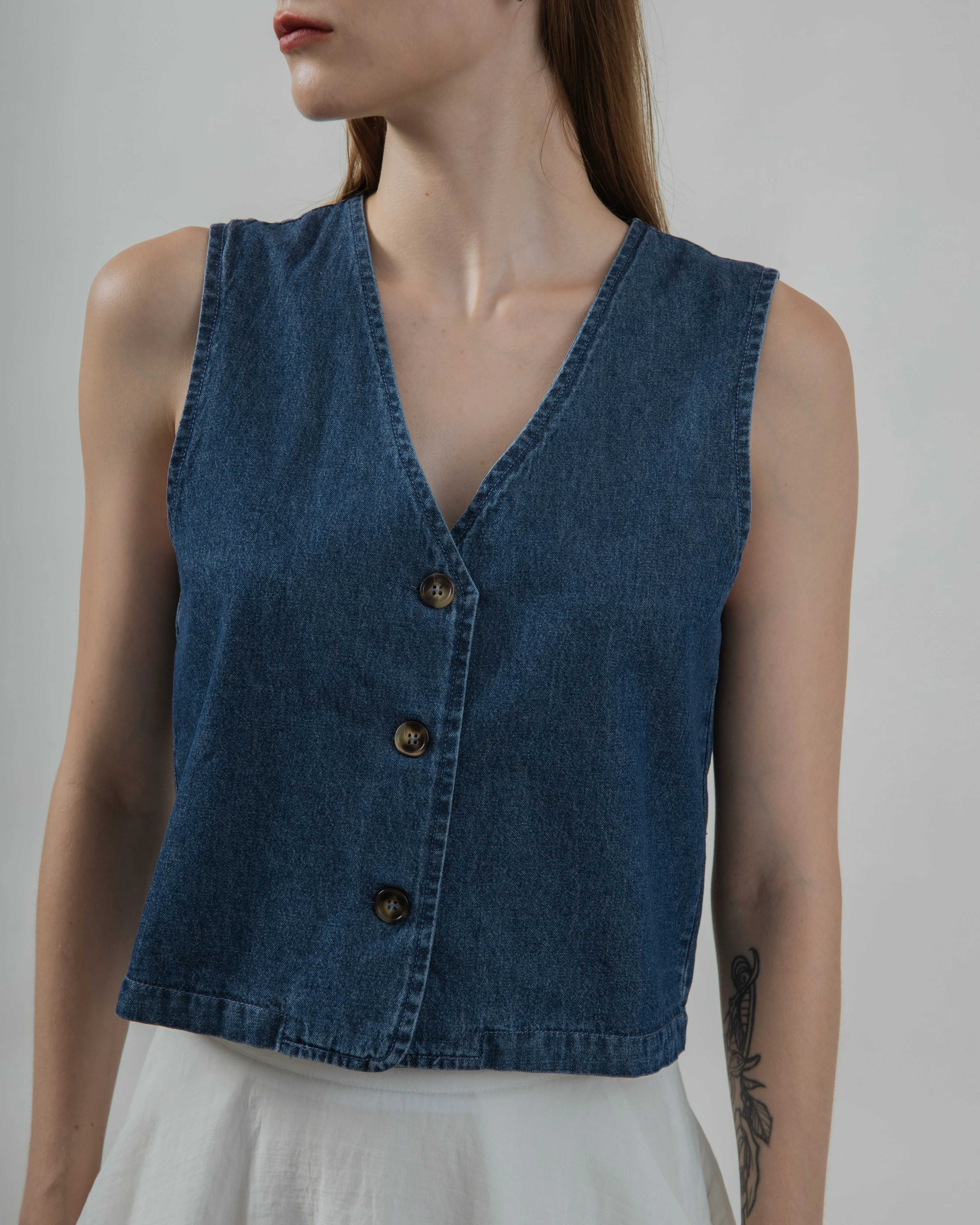 V Neck Sleeveless Denim Vest (Denim)